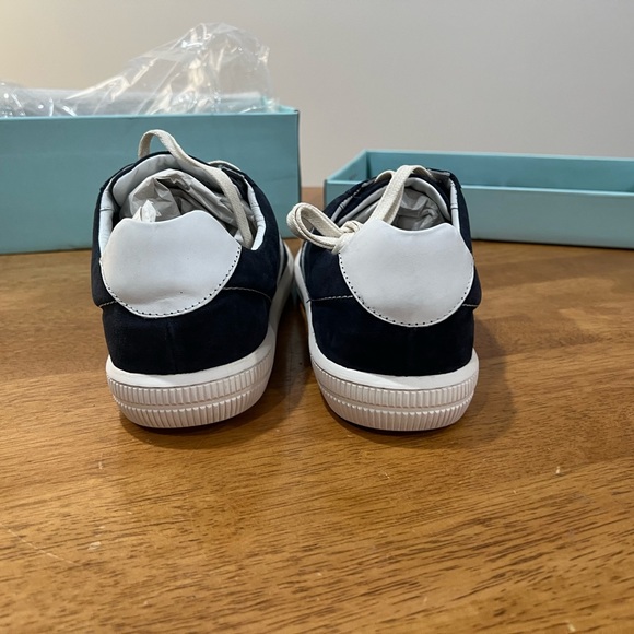 Modern Fiction Casual Sneaker - Picture 6 of 7